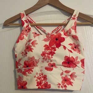 Linc sports bra, Sz M in cream floral with red and back